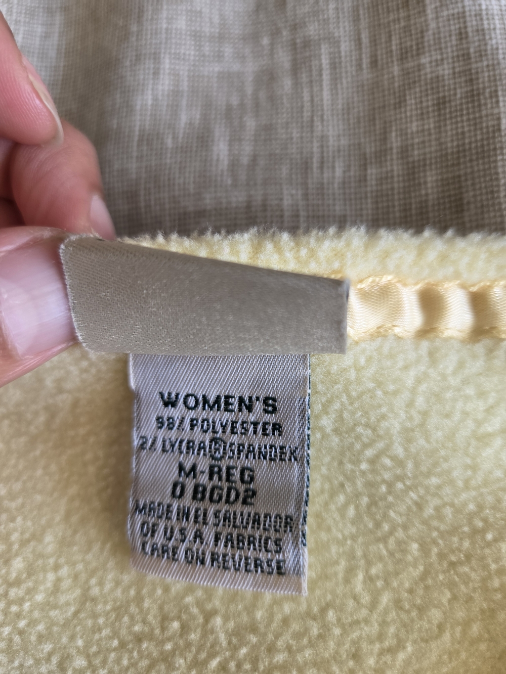 L.L.Bean Vintage Yellow Fleece Zip Vest - Picture 3 of 4